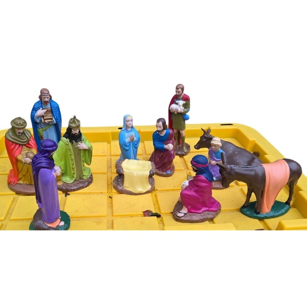 Vintage Nativity Set Holland Mold 12-Piece Hand-Painted‎ 1970s READ